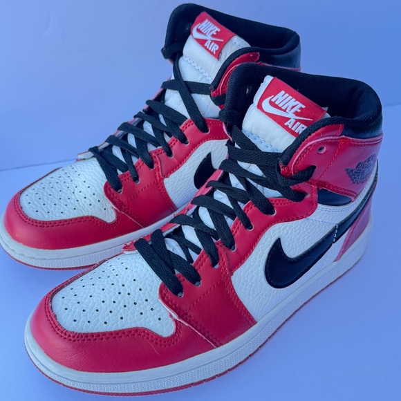 Nike Air Jordan 1 Retro High OG Chicago 2015 GS Size 7Y - Picture 10 of 16